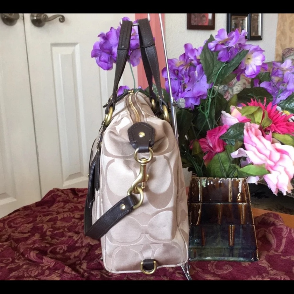 Coach purse - Picture 6 of 8
